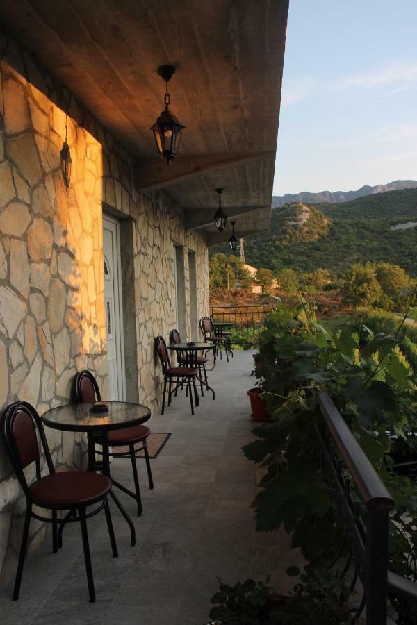 Studio And Winery Kalimut Hostal Virpazar Exterior foto